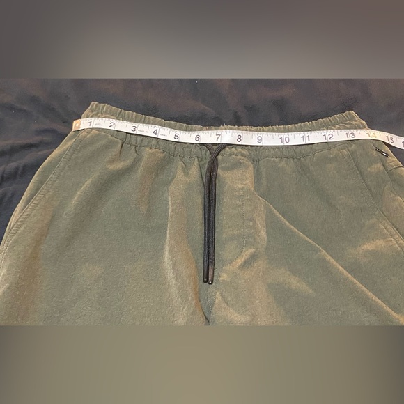 Men’s Small Army Green Stretchtech Shorts Super Nice Great Material - Picture 6 of 17